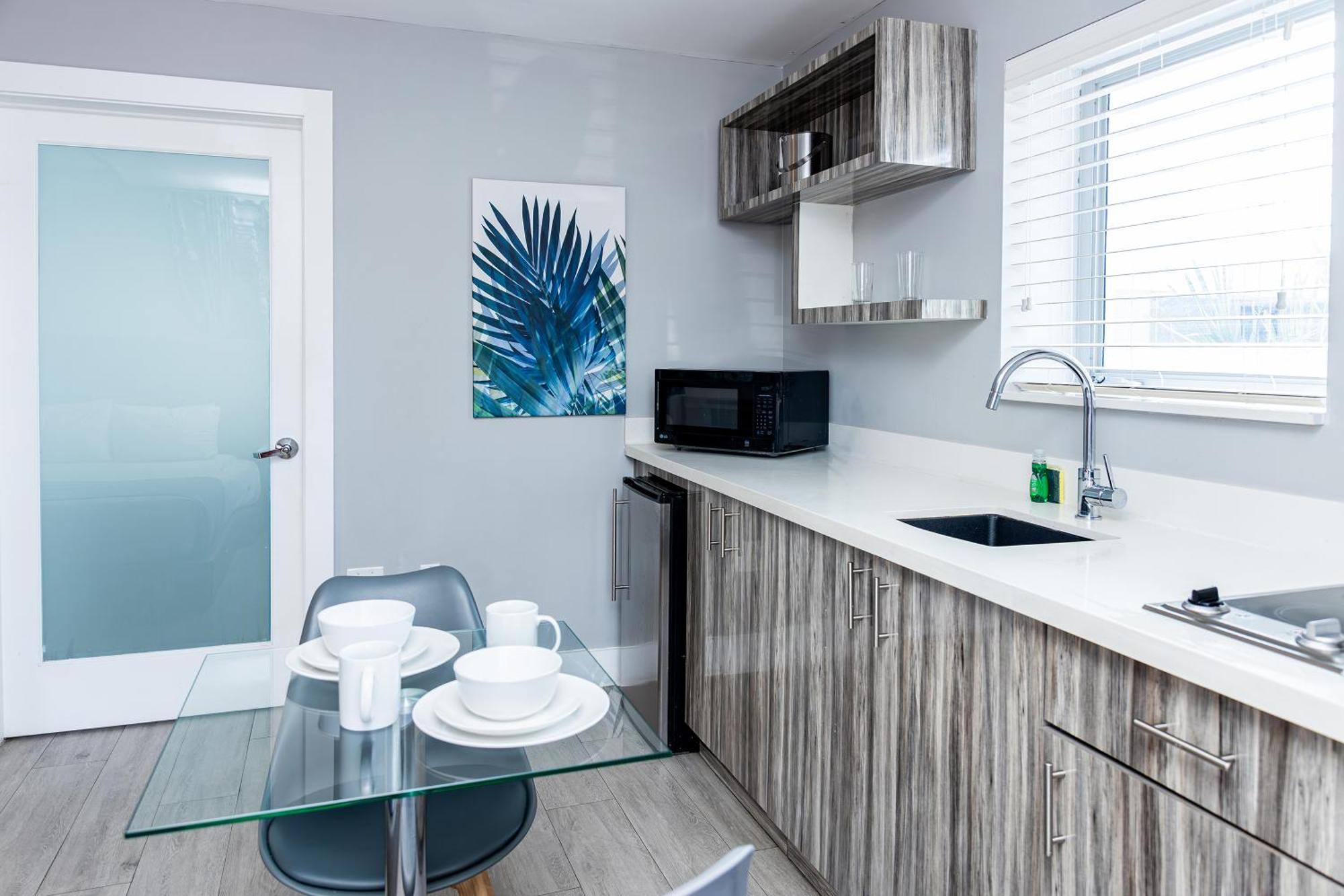 Beachside All Suites Hotel Маями Бийч Екстериор снимка