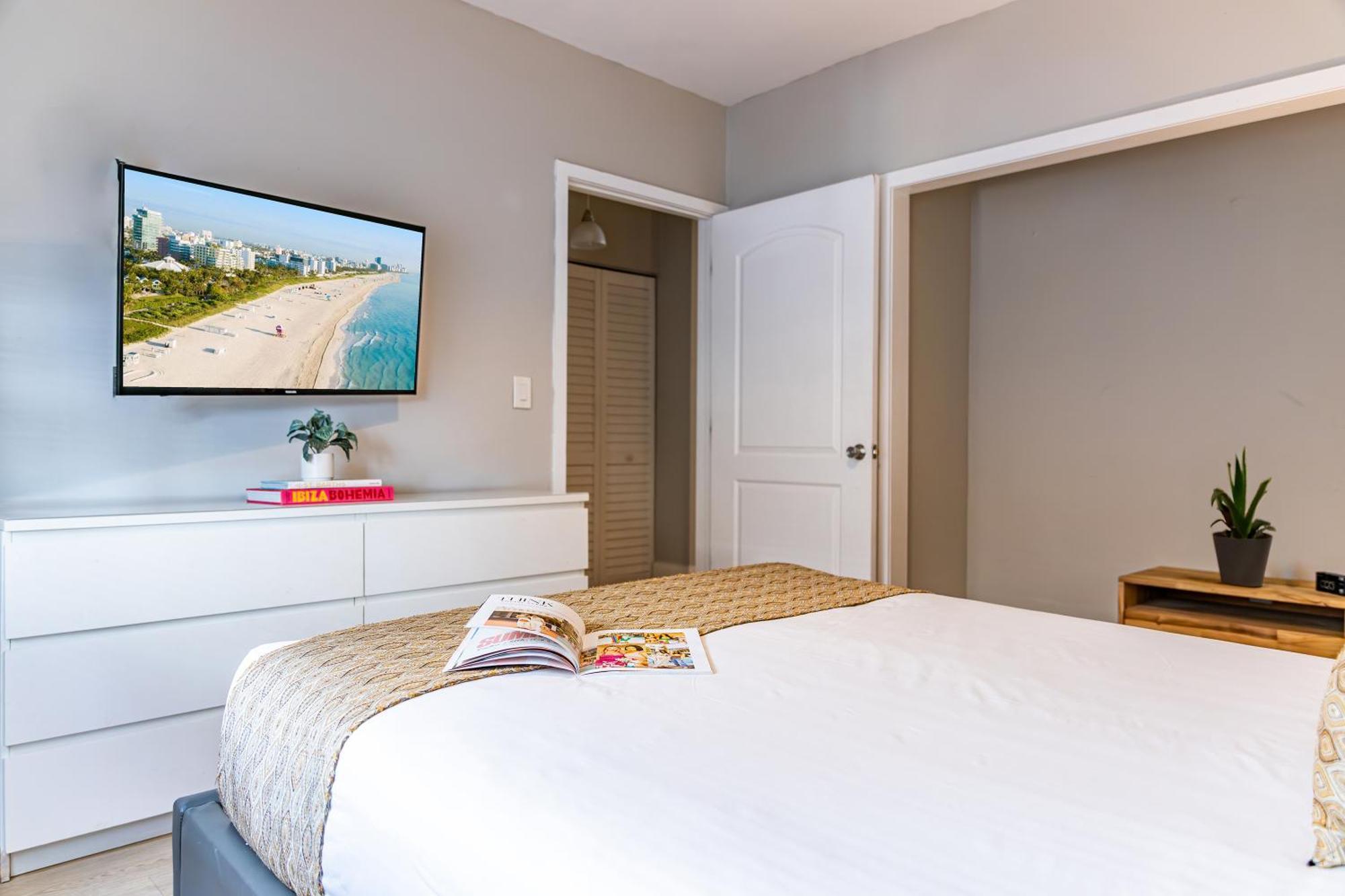 Beachside All Suites Hotel Маями Бийч Екстериор снимка